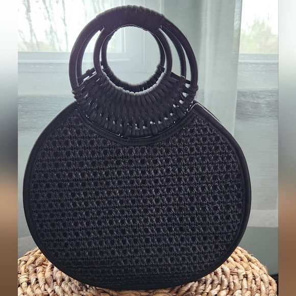 Anthropologie Handbags - Anthropologie Marianne Black Woven Circle Bag